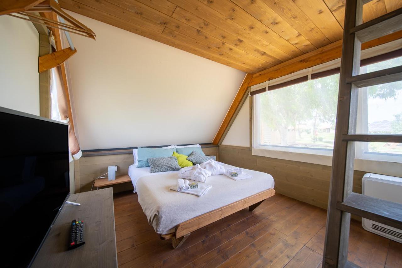 Отель Glamping Gli Etruschi Пьомбино Экстерьер фото
