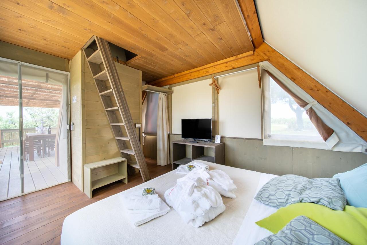 Отель Glamping Gli Etruschi Пьомбино Экстерьер фото