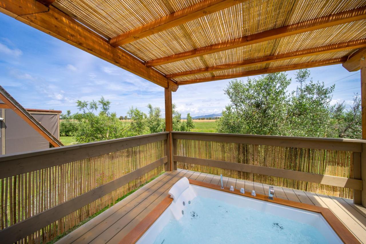 Отель Glamping Gli Etruschi Пьомбино Экстерьер фото